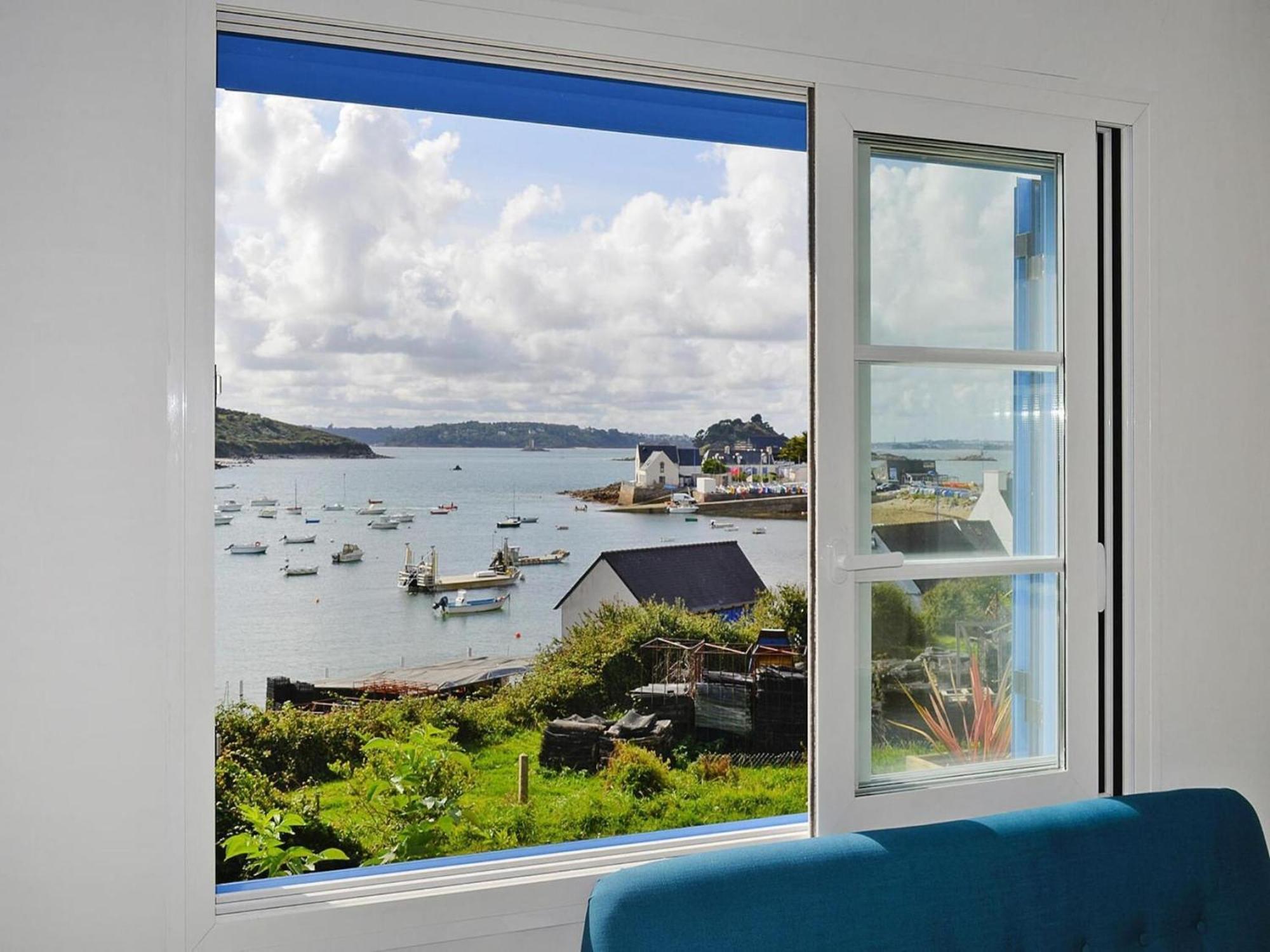 Pretty Breton Holiday Home In A Top Location Plougasnou Exterior photo